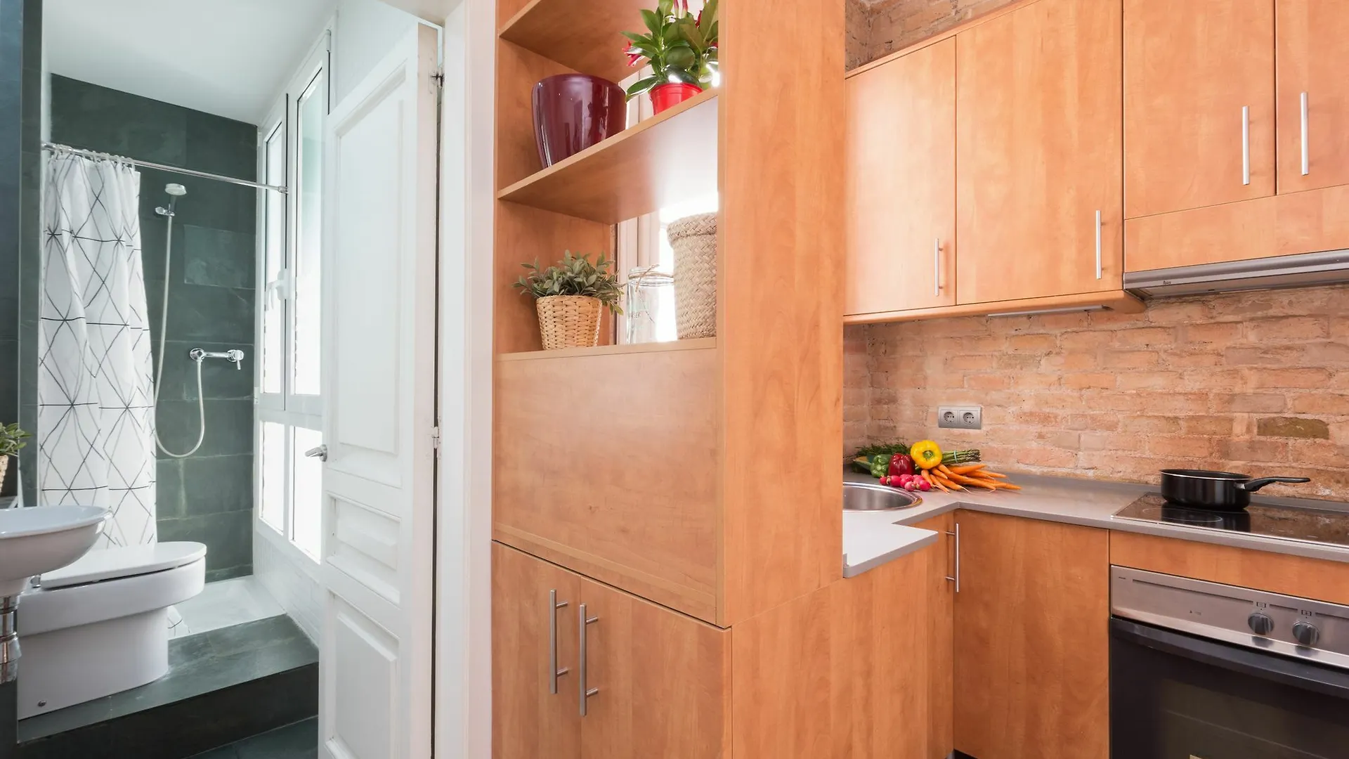 Montaber Apartment - Gran Via - Rocafort Barcelona 0*,  Spain