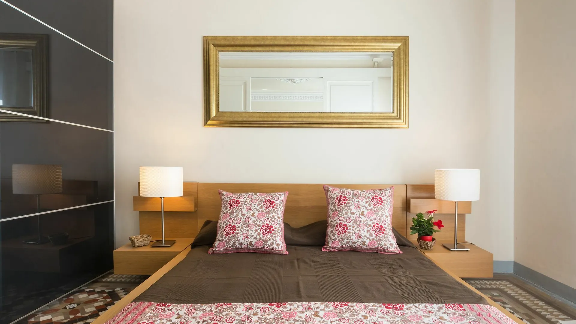 Montaber Apartment - Gran Via - Rocafort Barcelona
