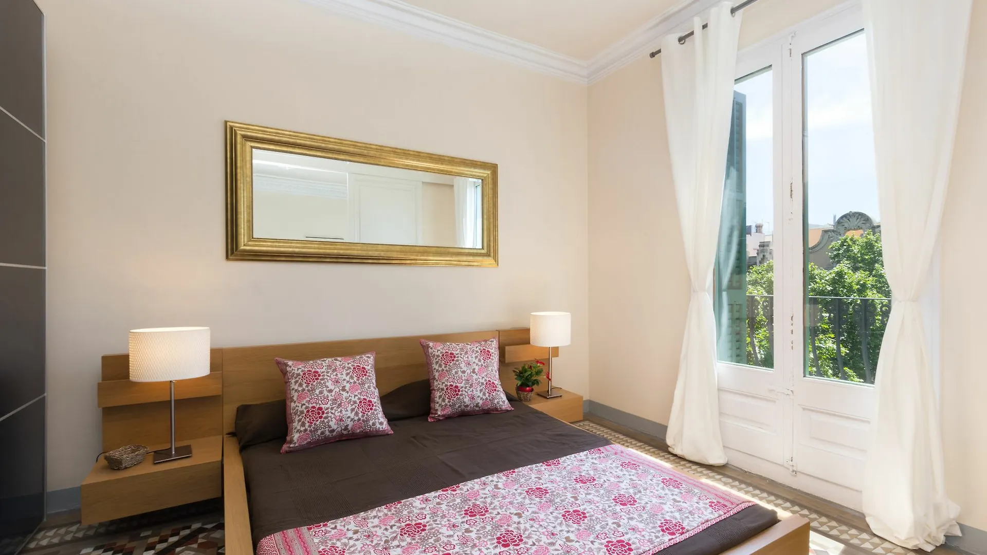 Montaber Apartment - Gran Via - Rocafort Barcelona