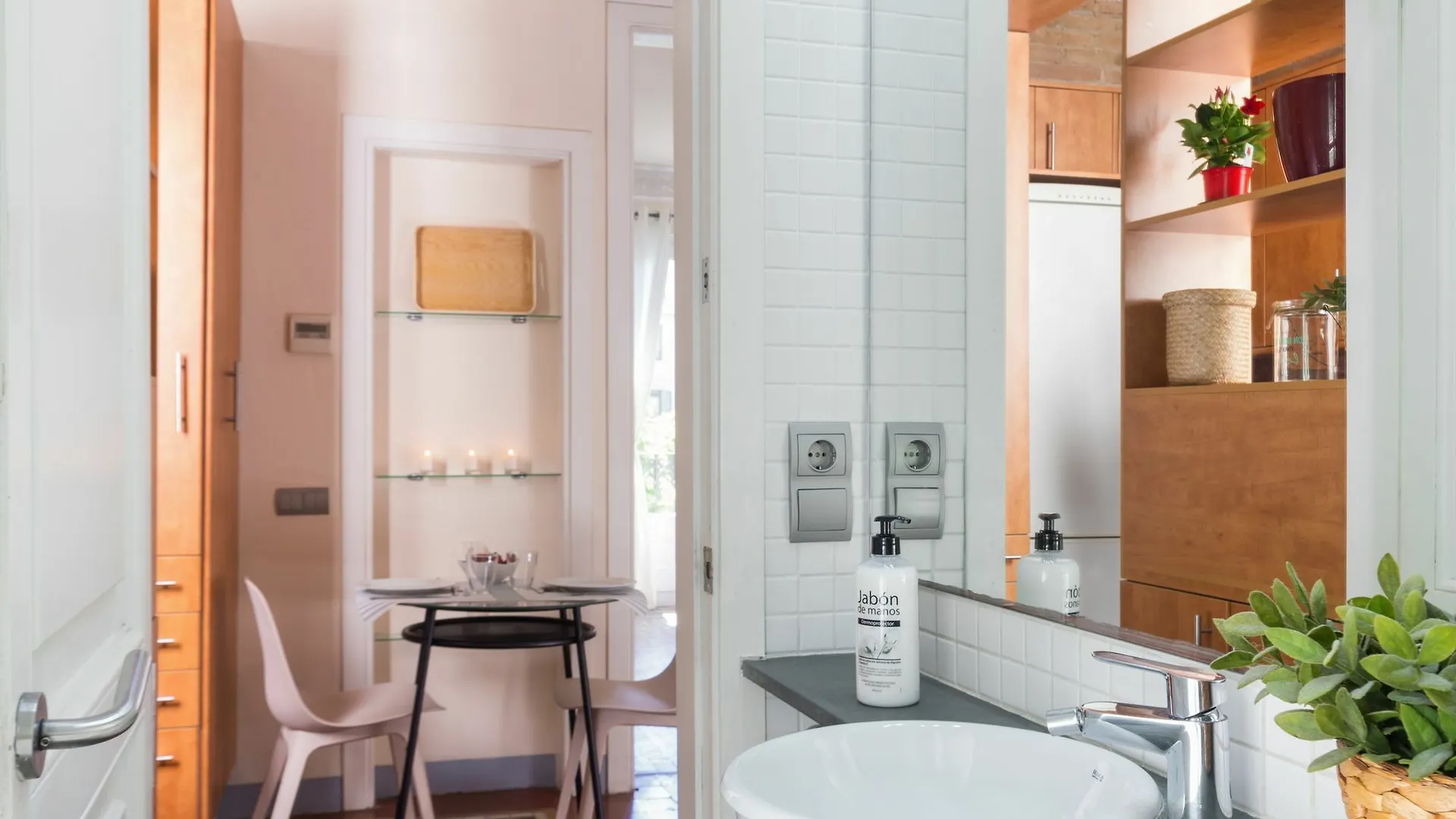 Montaber Apartment - Gran Via - Rocafort Barcelona